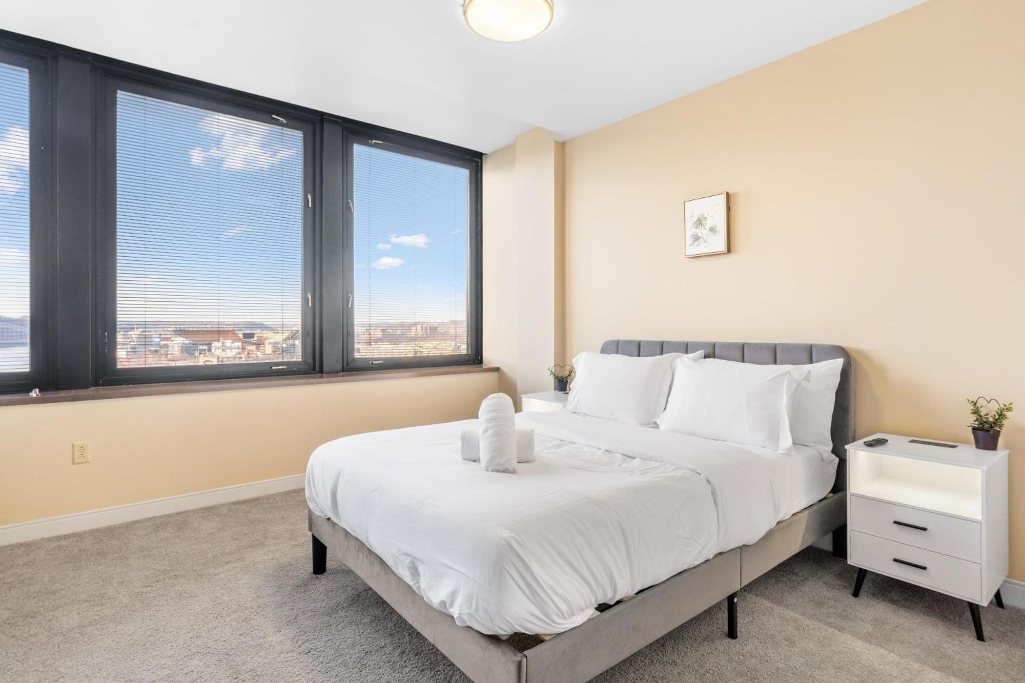 Luxury High Rise 1Bd River Views Downtown Pittsburgh Extérieur photo